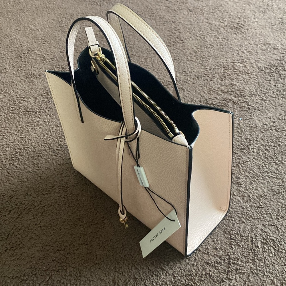 NWT- MARC JACOBS bag with strap and handle - Picture 5 of 11